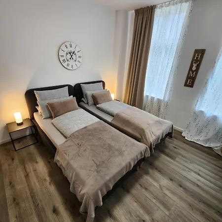 Wohnen Am Schlosspark - Apartament